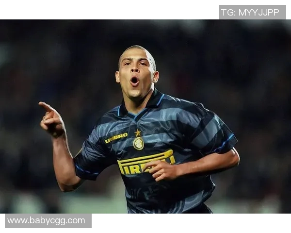 推荐几位足球球星并分析其独特优势与代表性号码