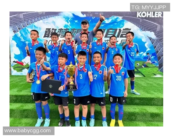 蓝色头发的足球球星：他们如何在绿茵场上脱颖而出并成为焦点