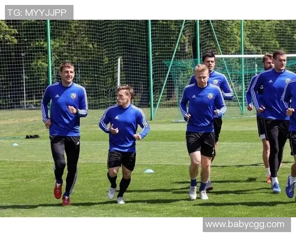 足球界矮个子球星盘点 谁是身高最矮却最具传奇色彩的球员 足球界矮个子球星盘点 谁是身高最矮却最具传奇色彩的球员